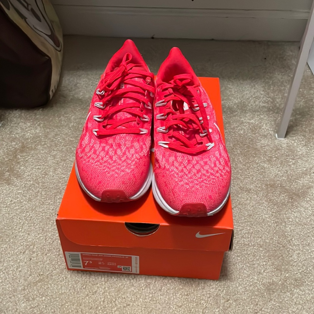 Womens Nike Air Zoom Pegasus 36 size 7.5
